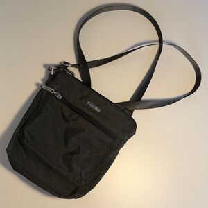 charcoal gray BAGGALLINI crossbody travel bag w/ zippers long adjustable strap
